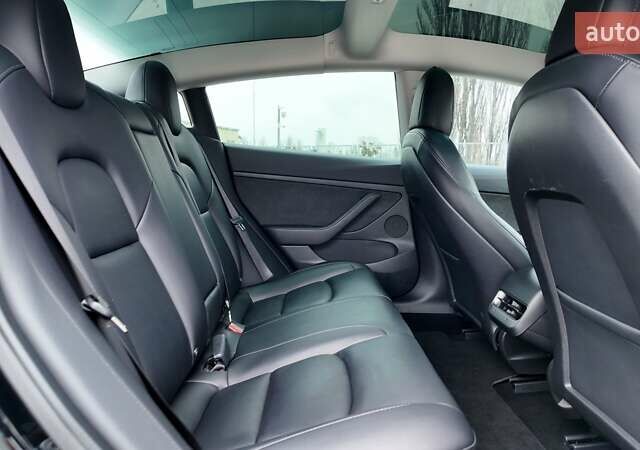 Черный Тесла Модель 3, объемом двигателя 0 л и пробегом 64 тыс. км за 22990 $, фото 10 на Automoto.ua