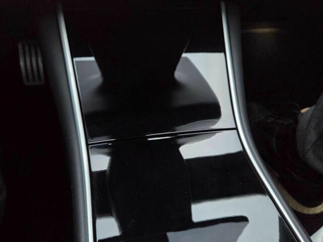 Чорний Тесла Модель 3, об'ємом двигуна 0 л та пробігом 91 тис. км за 20900 $, фото 15 на Automoto.ua