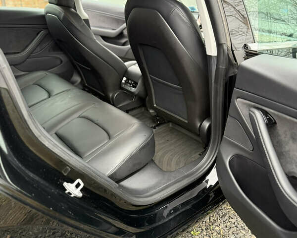 Чорний Тесла Модель 3, об'ємом двигуна 0 л та пробігом 95 тис. км за 10700 $, фото 2 на Automoto.ua