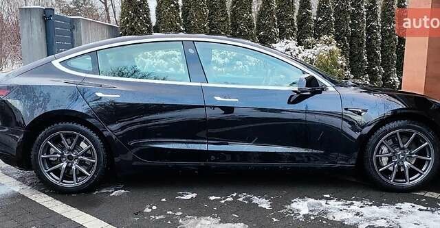 Черный Тесла Модель 3, объемом двигателя 0 л и пробегом 110 тыс. км за 14800 $, фото 5 на Automoto.ua