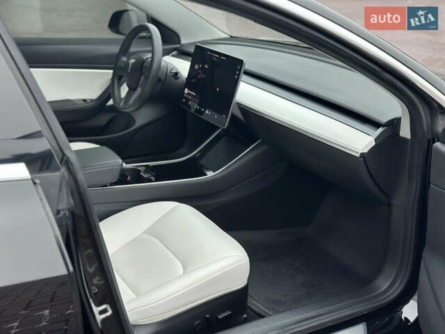 Черный Тесла Модель 3, объемом двигателя 0 л и пробегом 119 тыс. км за 15200 $, фото 13 на Automoto.ua