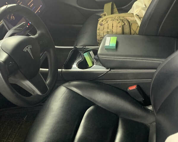 Черный Тесла Модель 3, объемом двигателя 0 л и пробегом 319 тыс. км за 19000 $, фото 9 на Automoto.ua