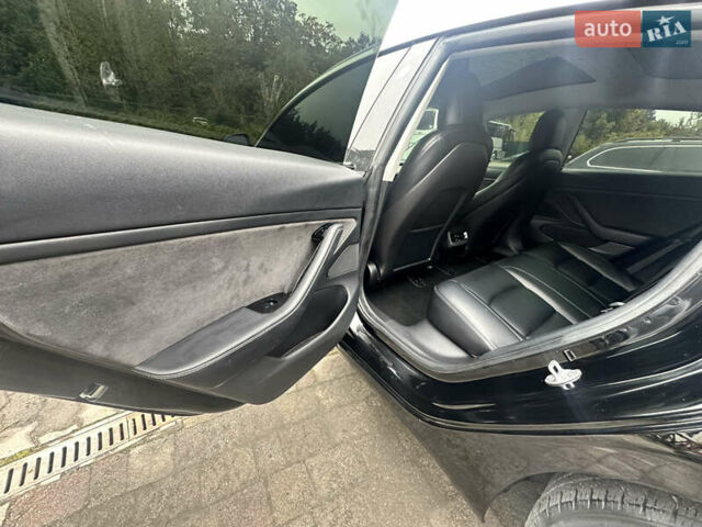 Черный Тесла Модель 3, объемом двигателя 0 л и пробегом 99 тыс. км за 17900 $, фото 21 на Automoto.ua