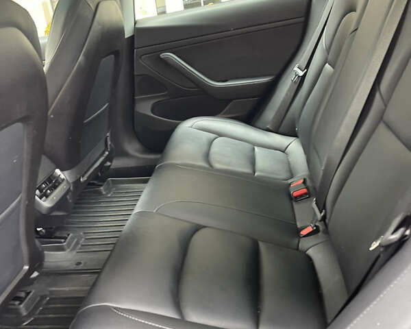 Чорний Тесла Модель 3, об'ємом двигуна 0 л та пробігом 68 тис. км за 17000 $, фото 7 на Automoto.ua