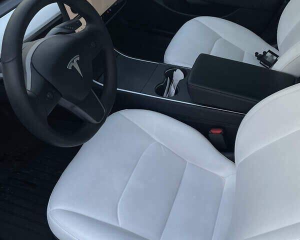 Чорний Тесла Модель 3, об'ємом двигуна 0 л та пробігом 103 тис. км за 19000 $, фото 10 на Automoto.ua