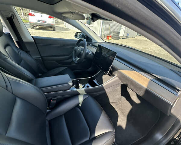 Черный Тесла Модель 3, объемом двигателя 0 л и пробегом 167 тыс. км за 16200 $, фото 18 на Automoto.ua
