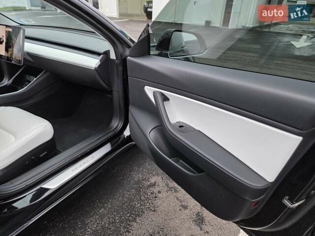 Чорний Тесла Модель 3, об'ємом двигуна 0 л та пробігом 91 тис. км за 21700 $, фото 29 на Automoto.ua