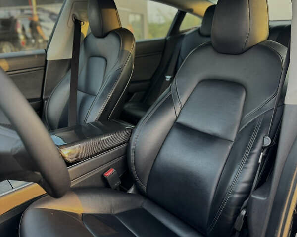 Чорний Тесла Модель 3, об'ємом двигуна 0 л та пробігом 175 тис. км за 18600 $, фото 11 на Automoto.ua