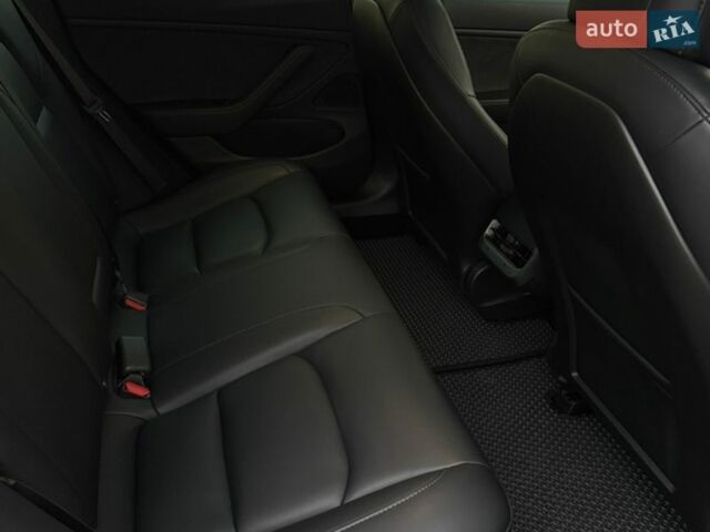 Чорний Тесла Модель 3, об'ємом двигуна 0 л та пробігом 102 тис. км за 19800 $, фото 16 на Automoto.ua