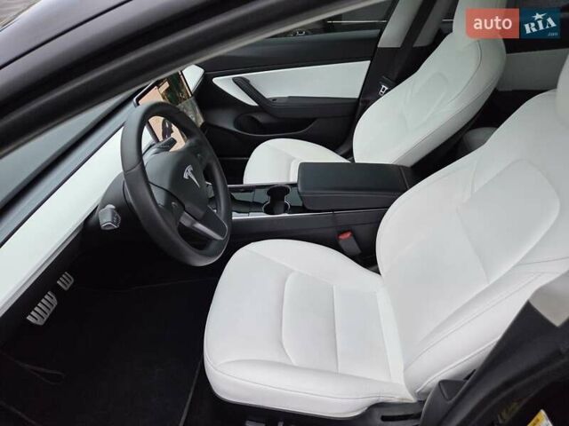 Чорний Тесла Модель 3, об'ємом двигуна 0 л та пробігом 91 тис. км за 21700 $, фото 25 на Automoto.ua