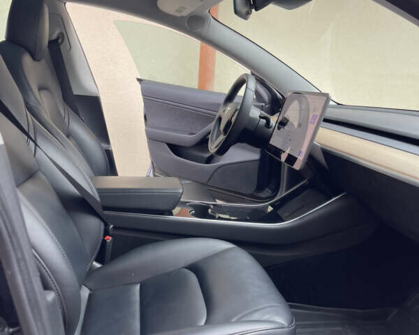 Чорний Тесла Модель 3, об'ємом двигуна 0 л та пробігом 68 тис. км за 17000 $, фото 8 на Automoto.ua