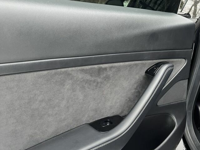 Чорний Тесла Модель 3, об'ємом двигуна 0 л та пробігом 78 тис. км за 16500 $, фото 6 на Automoto.ua