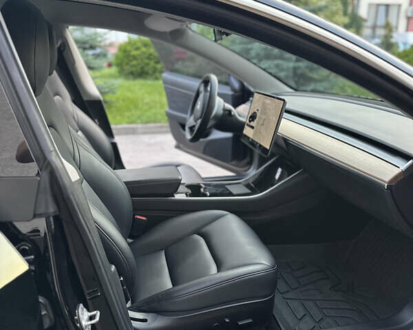 Черный Тесла Модель 3, объемом двигателя 0 л и пробегом 156 тыс. км за 14500 $, фото 21 на Automoto.ua