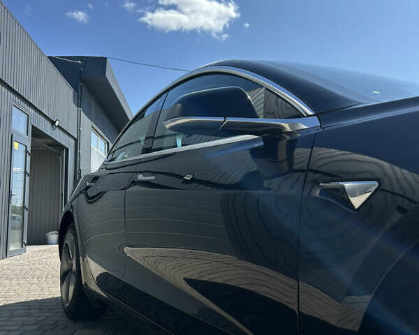 Черный Тесла Модель 3, объемом двигателя 0 л и пробегом 77 тыс. км за 15500 $, фото 3 на Automoto.ua