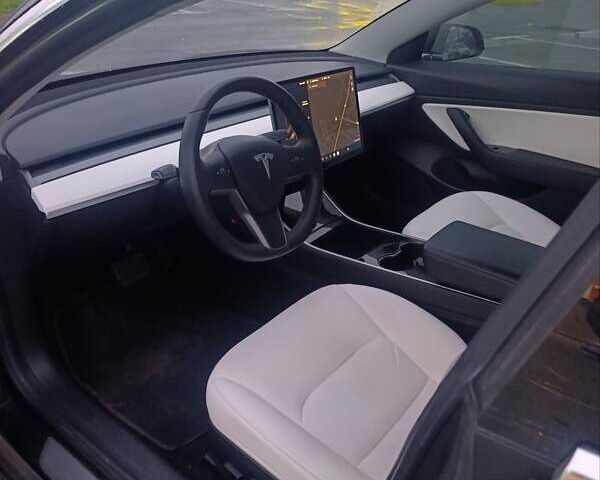 Черный Тесла Модель 3, объемом двигателя 0 л и пробегом 80 тыс. км за 15999 $, фото 4 на Automoto.ua