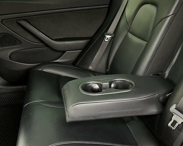 Чорний Тесла Модель 3, об'ємом двигуна 0 л та пробігом 165 тис. км за 17400 $, фото 19 на Automoto.ua