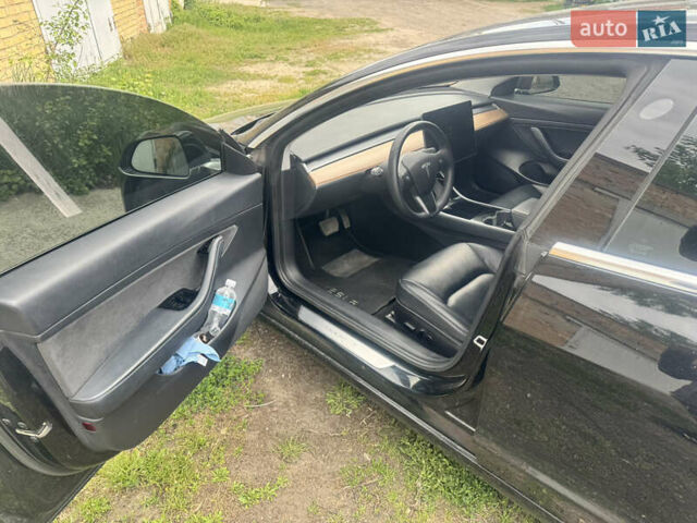 Черный Тесла Модель 3, объемом двигателя 0 л и пробегом 173 тыс. км за 15800 $, фото 2 на Automoto.ua