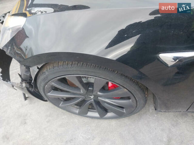 Чорний Тесла Модель 3, об'ємом двигуна 0 л та пробігом 76 тис. км за 15500 $, фото 15 на Automoto.ua
