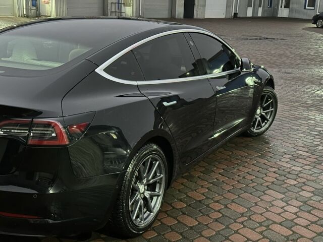 Чорний Тесла Модель 3, об'ємом двигуна 0 л та пробігом 120 тис. км за 13999 $, фото 6 на Automoto.ua