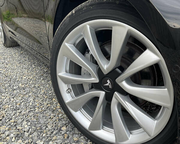 Тесла Модель 3 2020 в Ужгороде на Automoto.ua Черный Тесла Модель 3, объемом двигателя 0 л и пробегом 159 тыс. км за 16400 $, фото 6 на Automoto.ua