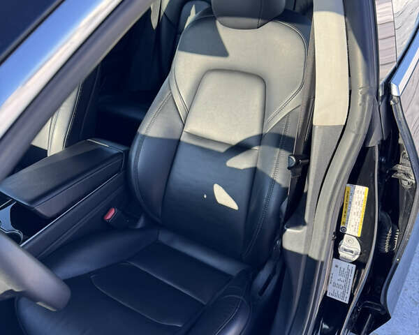 Чорний Тесла Модель 3, об'ємом двигуна 0 л та пробігом 197 тис. км за 14800 $, фото 14 на Automoto.ua