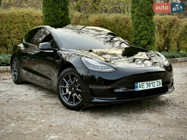 Чорний Тесла Модель 3, об'ємом двигуна 0 л та пробігом 100 тис. км за 15500 $, фото 22 на Automoto.ua