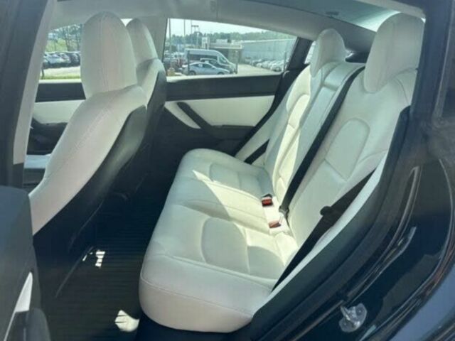 Черный Тесла Модель 3, объемом двигателя 0 л и пробегом 77 тыс. км за 18000 $, фото 4 на Automoto.ua