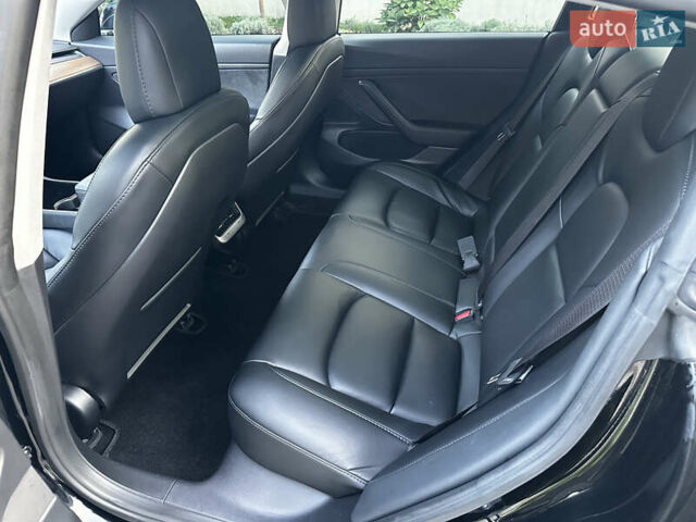 Тесла Модель 3 2020 у Львові на Automoto.ua Чорний Тесла Модель 3, об'ємом двигуна 0 л та пробігом 176 тис. км за 15499 $, фото 11 на Automoto.ua