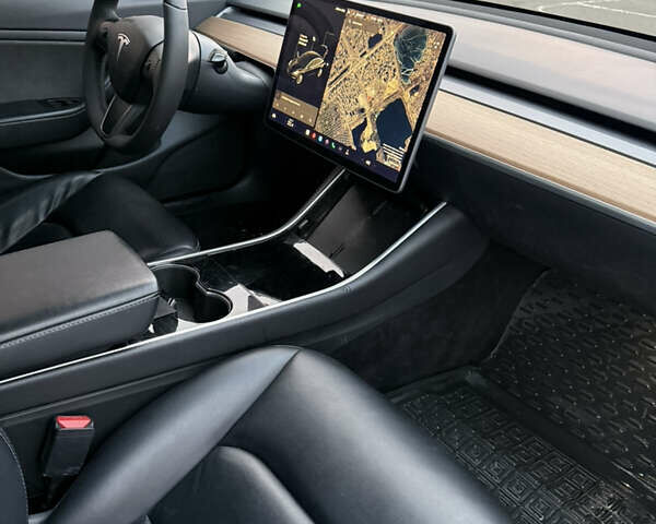Тесла Модель 3 2020 в Киеве на Automoto.ua Черный Тесла Модель 3, объемом двигателя 0 л и пробегом 381 тыс. км за 14000 $, фото 7 на Automoto.ua