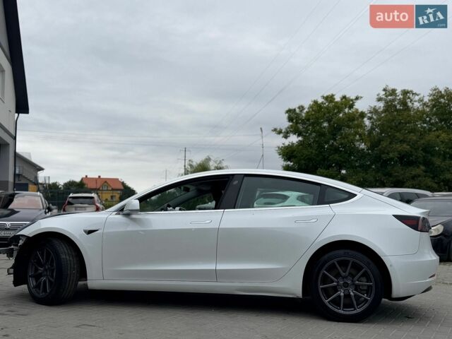 Чорний Тесла Модель 3, об'ємом двигуна 0 л та пробігом 147 тис. км за 12999 $, фото 11 на Automoto.ua