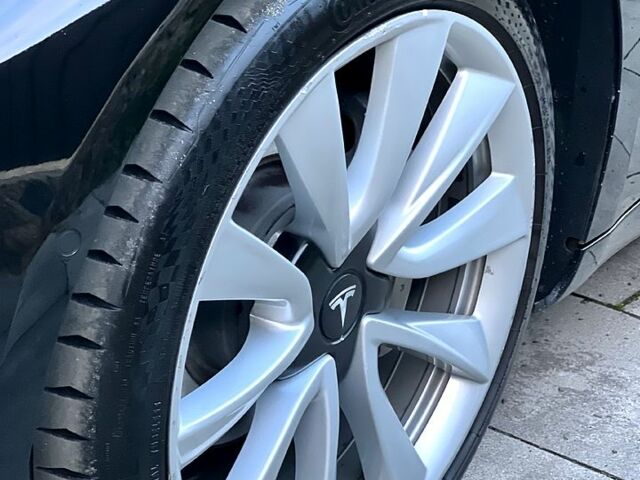 Чорний Тесла Модель 3, об'ємом двигуна 0 л та пробігом 130 тис. км за 19800 $, фото 9 на Automoto.ua