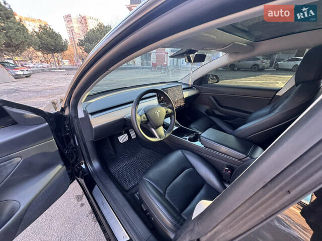 Чорний Тесла Модель 3, об'ємом двигуна 0 л та пробігом 90 тис. км за 21500 $, фото 18 на Automoto.ua