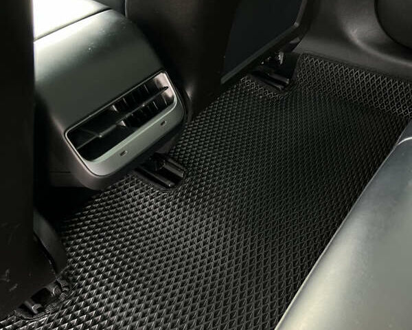 Чорний Тесла Модель 3, об'ємом двигуна 0 л та пробігом 165 тис. км за 17400 $, фото 18 на Automoto.ua