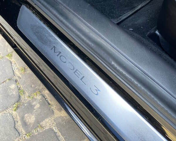 Чорний Тесла Модель 3, об'ємом двигуна 0 л та пробігом 85 тис. км за 17200 $, фото 5 на Automoto.ua