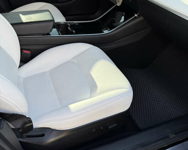 Чорний Тесла Модель 3, об'ємом двигуна 0 л та пробігом 39 тис. км за 20200 $, фото 7 на Automoto.ua