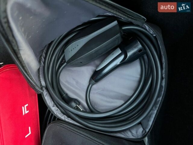 Черный Тесла Модель 3, объемом двигателя 0 л и пробегом 250 тыс. км за 16000 $, фото 52 на Automoto.ua