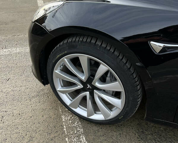 Чорний Тесла Модель 3, об'ємом двигуна 0 л та пробігом 165 тис. км за 17400 $, фото 9 на Automoto.ua