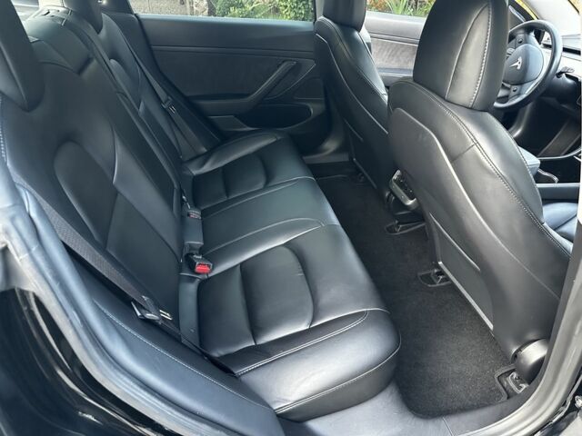 Чорний Тесла Модель 3, об'ємом двигуна 0 л та пробігом 176 тис. км за 15850 $, фото 14 на Automoto.ua