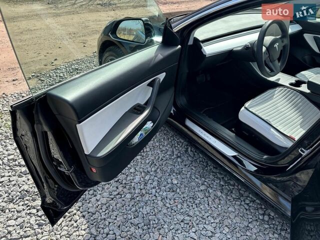 Чорний Тесла Модель 3, об'ємом двигуна 0 л та пробігом 102 тис. км за 17555 $, фото 13 на Automoto.ua