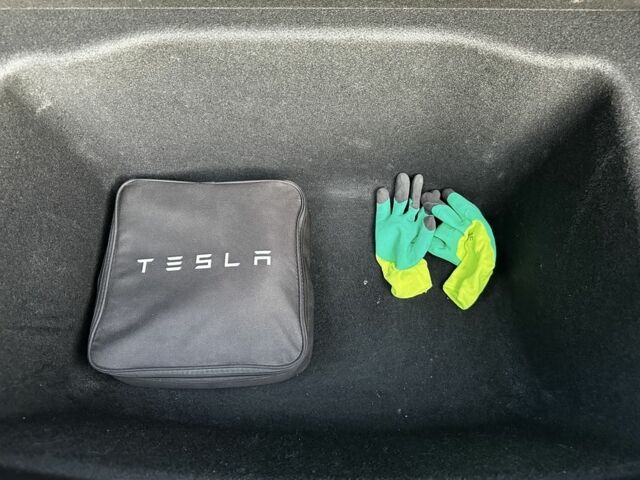 Чорний Тесла Модель 3, об'ємом двигуна 0 л та пробігом 176 тис. км за 15850 $, фото 15 на Automoto.ua