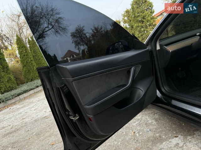 Чорний Тесла Модель 3, об'ємом двигуна 0 л та пробігом 100 тис. км за 15500 $, фото 31 на Automoto.ua