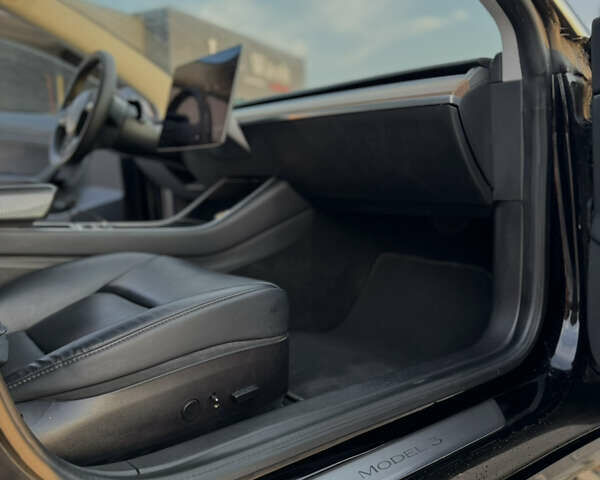 Чорний Тесла Модель 3, об'ємом двигуна 0 л та пробігом 180 тис. км за 18000 $, фото 12 на Automoto.ua
