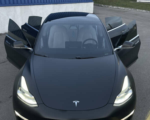 Чорний Тесла Модель 3, об'ємом двигуна 0 л та пробігом 103 тис. км за 19000 $, фото 24 на Automoto.ua