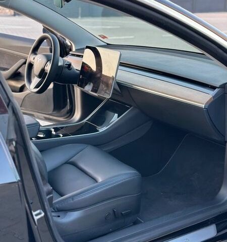 Черный Тесла Модель 3, объемом двигателя 0 л и пробегом 138 тыс. км за 17100 $, фото 30 на Automoto.ua