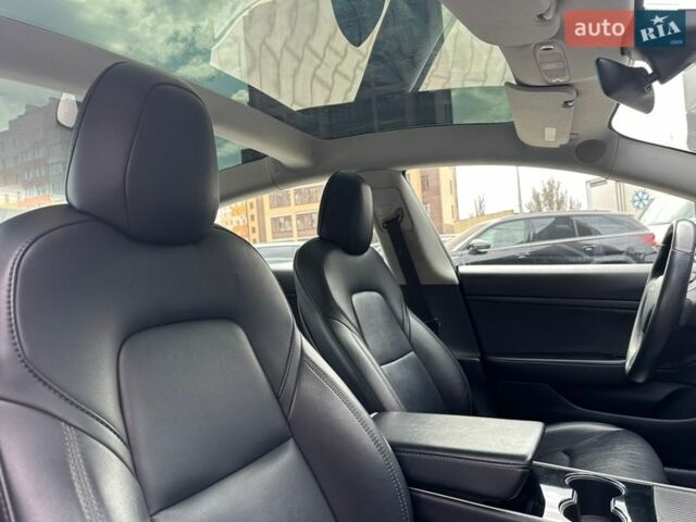 Чорний Тесла Модель 3, об'ємом двигуна 0 л та пробігом 173 тис. км за 20500 $, фото 19 на Automoto.ua