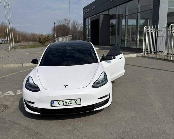 Чорний Тесла Модель 3, об'ємом двигуна 0 л та пробігом 95 тис. км за 19999 $, фото 16 на Automoto.ua