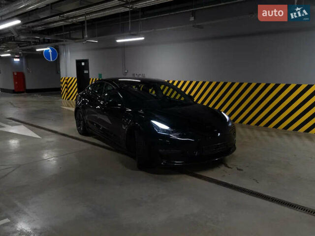 Тесла Модель 3 2020 у Одесі на Automoto.ua Чорний Тесла Модель 3, об'ємом двигуна 0 л та пробігом 134 тис. км за 13000 $, фото 2 на Automoto.ua