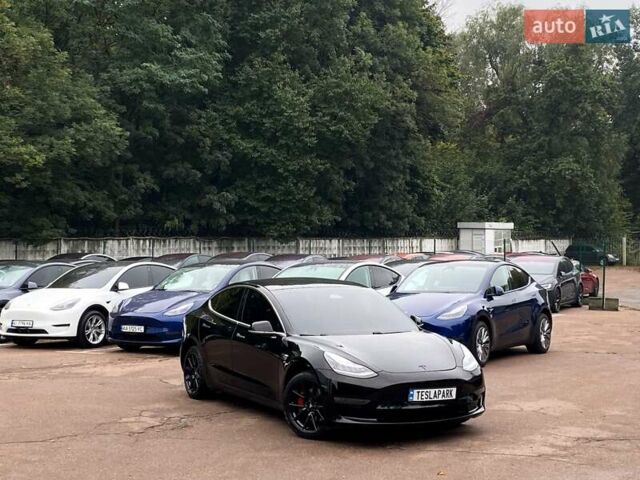 Черный Тесла Модель 3, объемом двигателя 0 л и пробегом 111 тыс. км за 19500 $, фото 1 на Automoto.ua