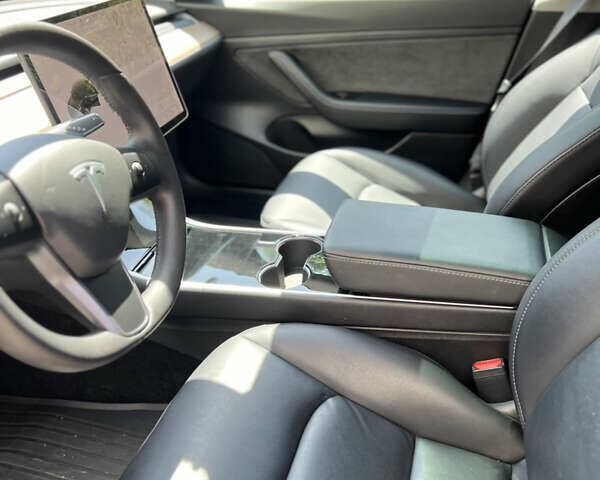 Тесла Модель 3 2020 у Івано-Франківську на Automoto.ua Чорний Тесла Модель 3, об'ємом двигуна 0 л та пробігом 25 тис. км за 18850 $, фото 4 на Automoto.ua