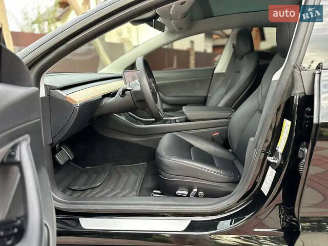 Чорний Тесла Модель 3, об'ємом двигуна 0 л та пробігом 81 тис. км за 19500 $, фото 1 на Automoto.ua